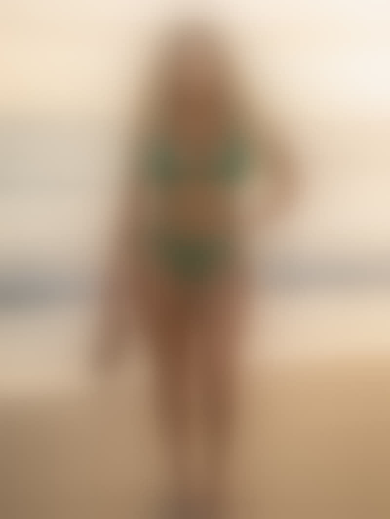 Blurred preview of the Golden Hour set